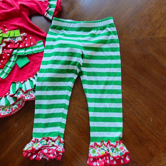 Sale 🎉🥳 4/$25 or $10  Christmas outfit Size 2T - Picture 3 of 5